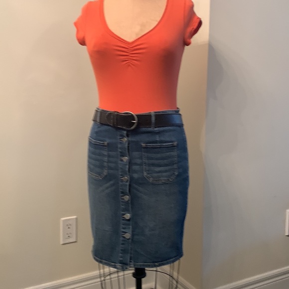 3 for $15 bundle Stem orange sweetheart neckline Tshirt - Picture 3 of 4